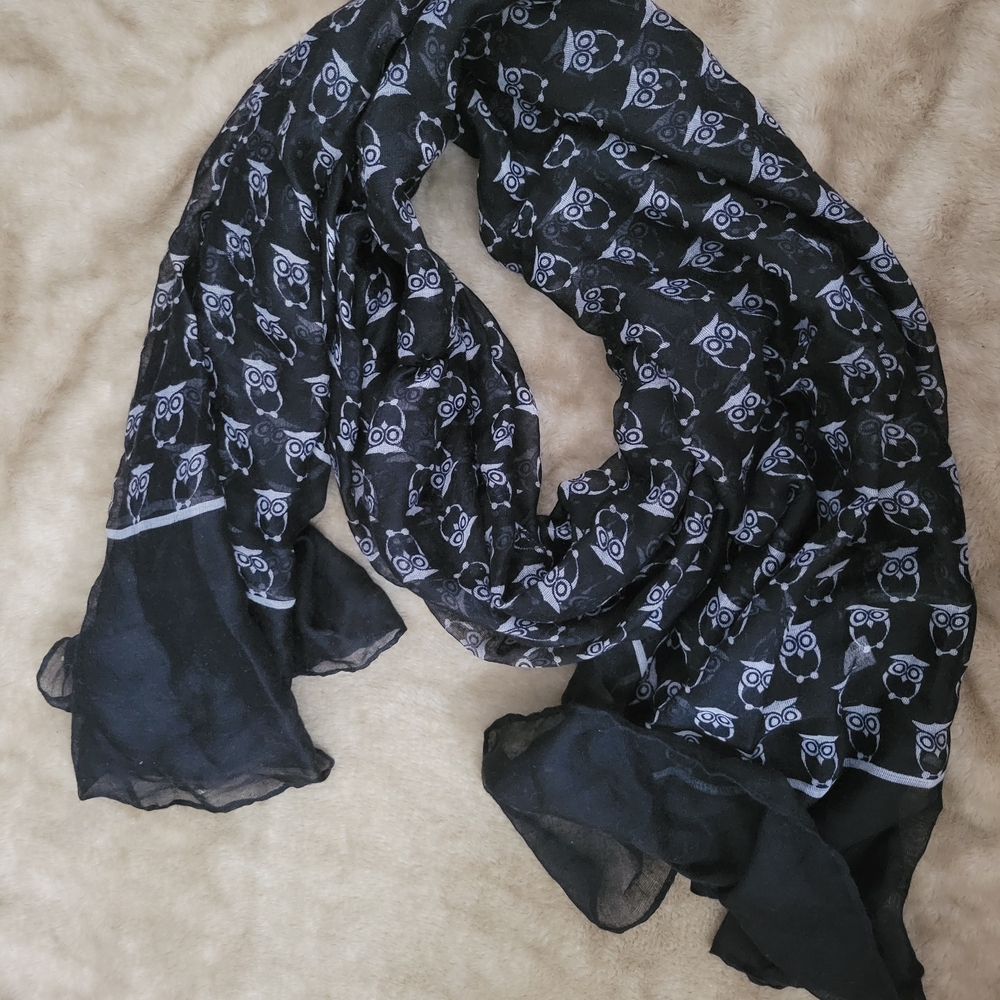 Black and White Owl Print Scarf